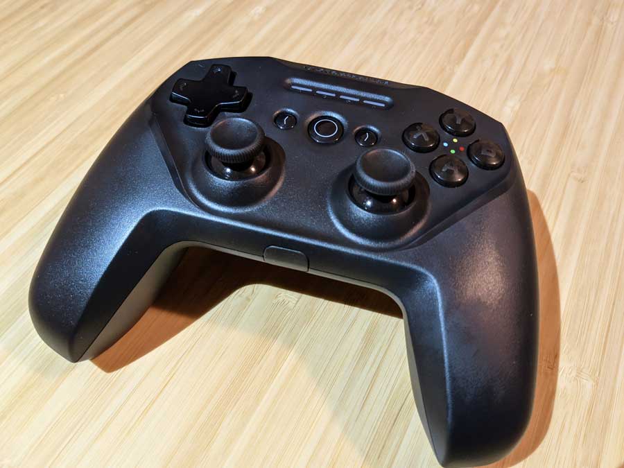 SteelSeries Stratus Duo Bluetooth gamepad